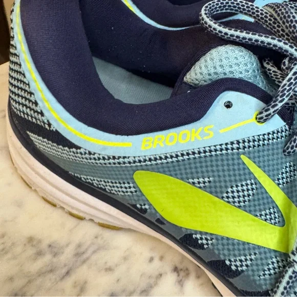 Brooks Revel Shoes Size 11 Womens
Very good condition blue green running - Picture 2 of 12